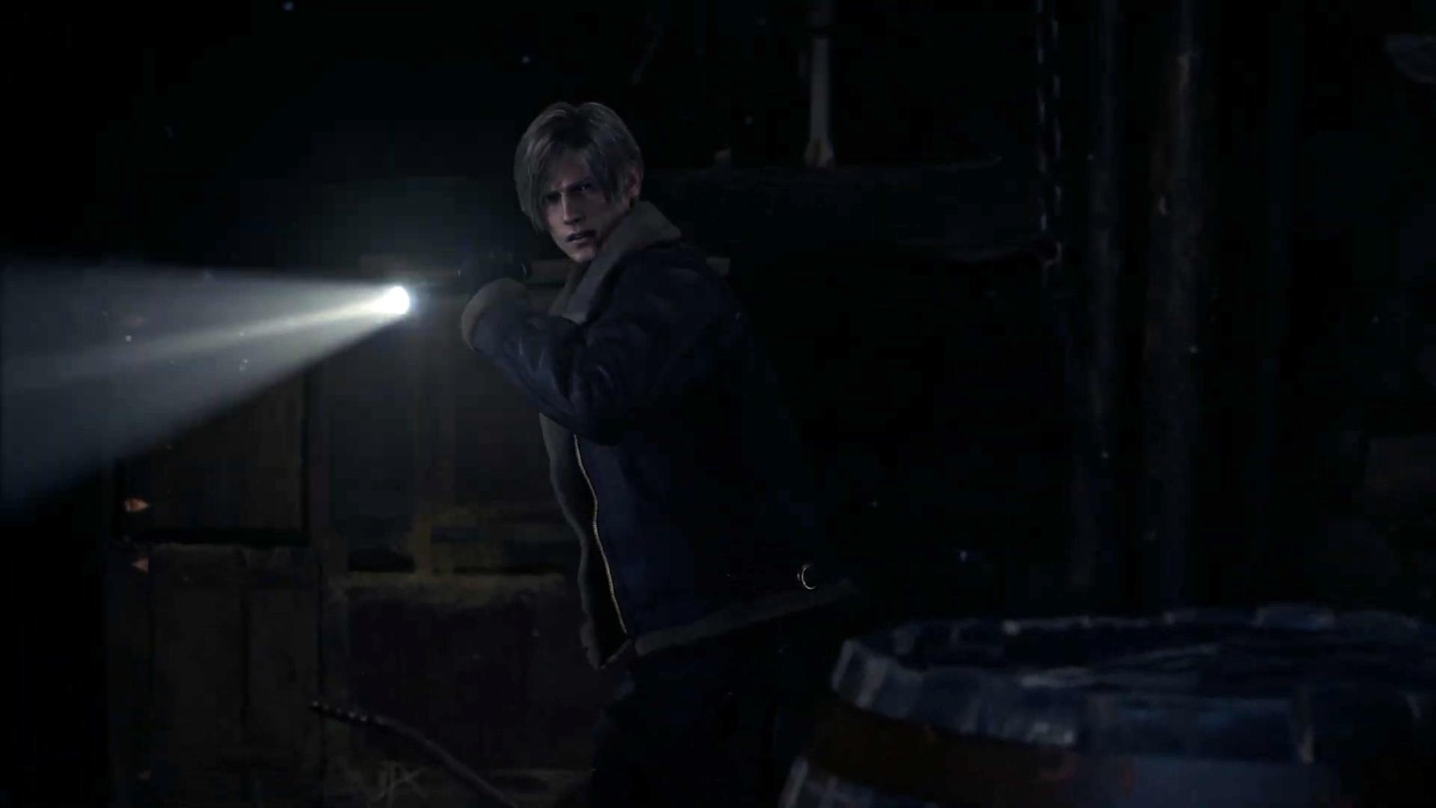 《生化危机4:重制版》Demo实机演示 里昂大战电锯人